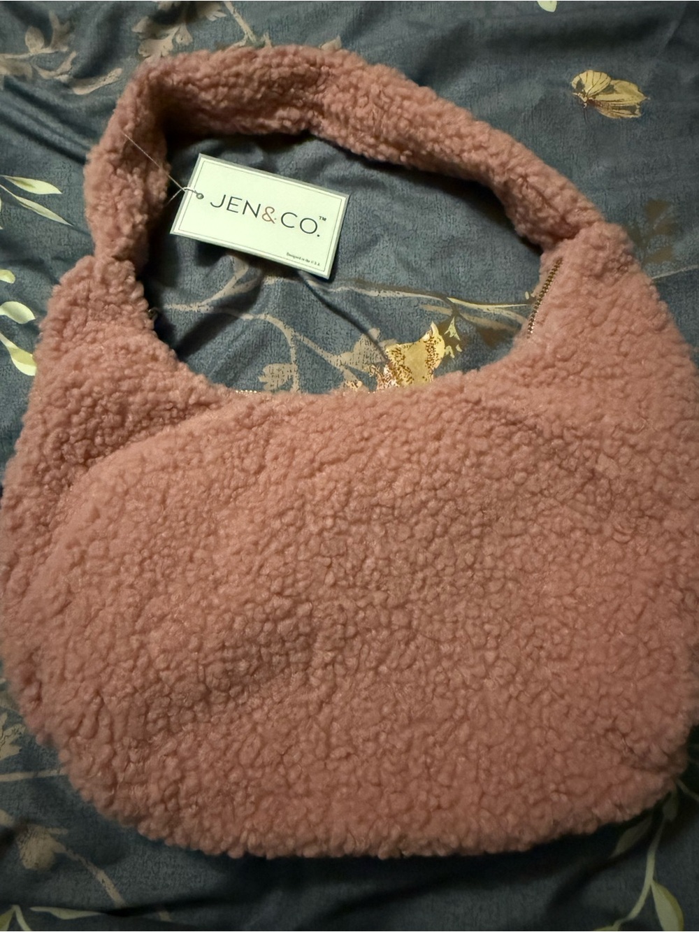 JEN & CO Plush Sherpa Shoulder Bag in Dusty Pink